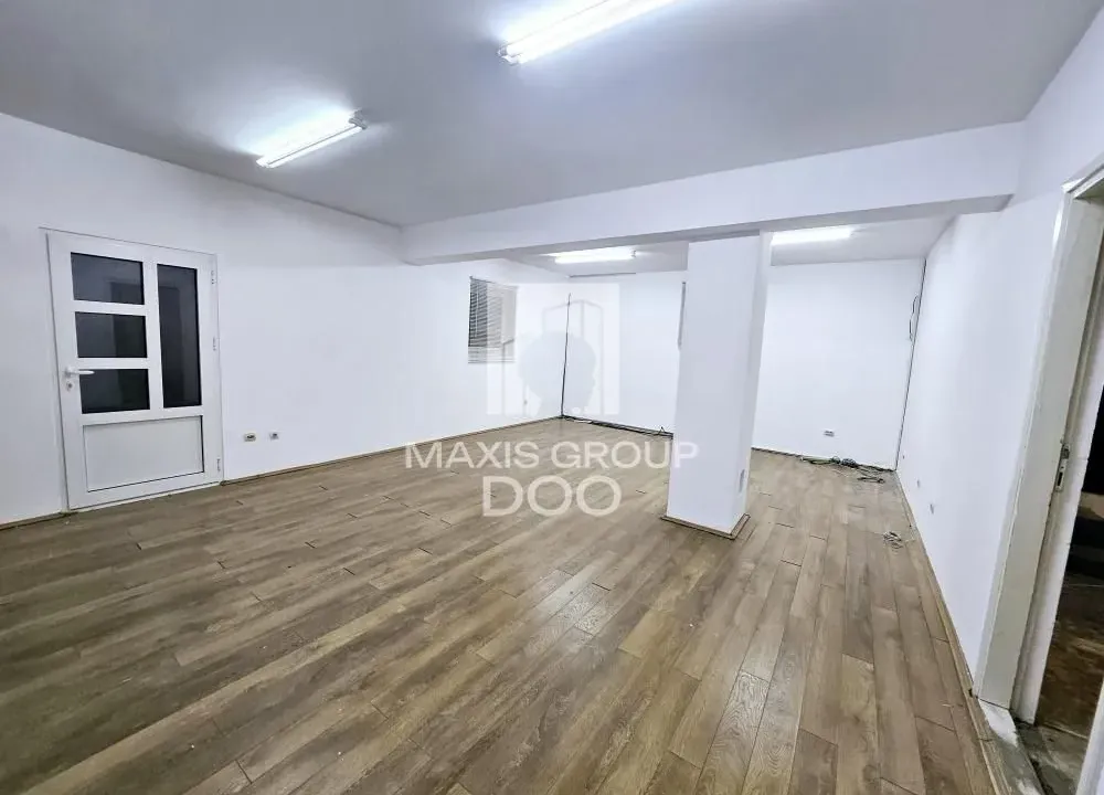 Izdavanje, poslovni prostor, 82m², Zemun Kalvarija, Zemun Sve Podlokacije