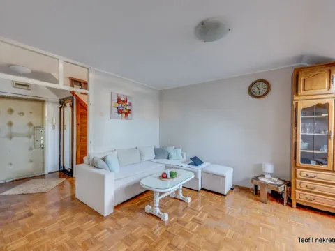 Prodaja, trosoban stan, 105m², Centar, Kruševac - image 2
