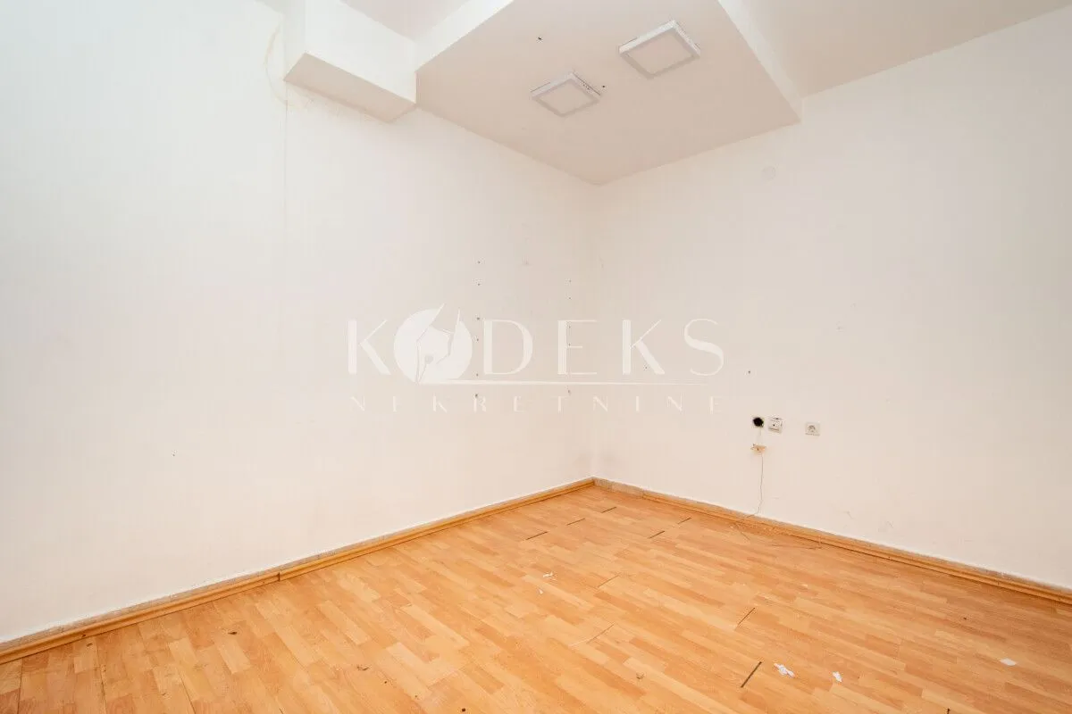 Izdavanje, poslovni prostor, 48m², Stara Varoš, Podgorica