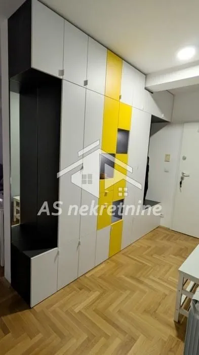 Rent, three bedroom apartment, 71m², Novi Beograd Blok 72, Novi Beograd Sve Podlokacije
