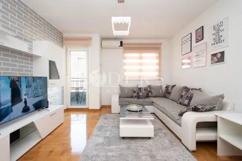 Rent, one bedroom apartment, 43m², Stari Aerodrom, Podgorica - image 1