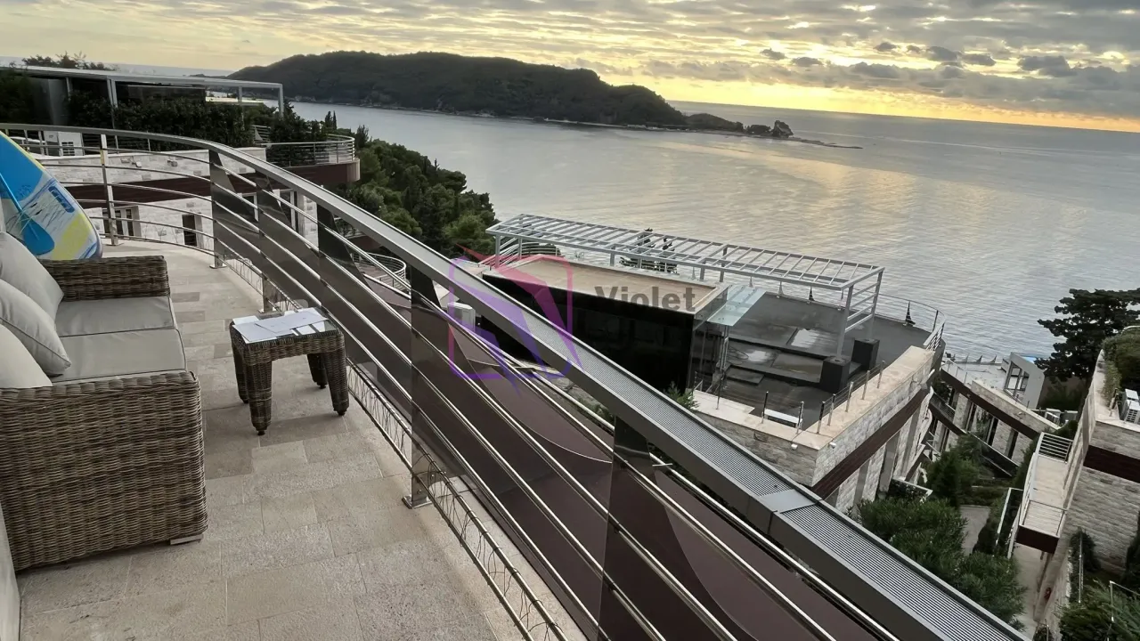 Izdavanje, kuća, 180m², Dukley Gardens, Budva