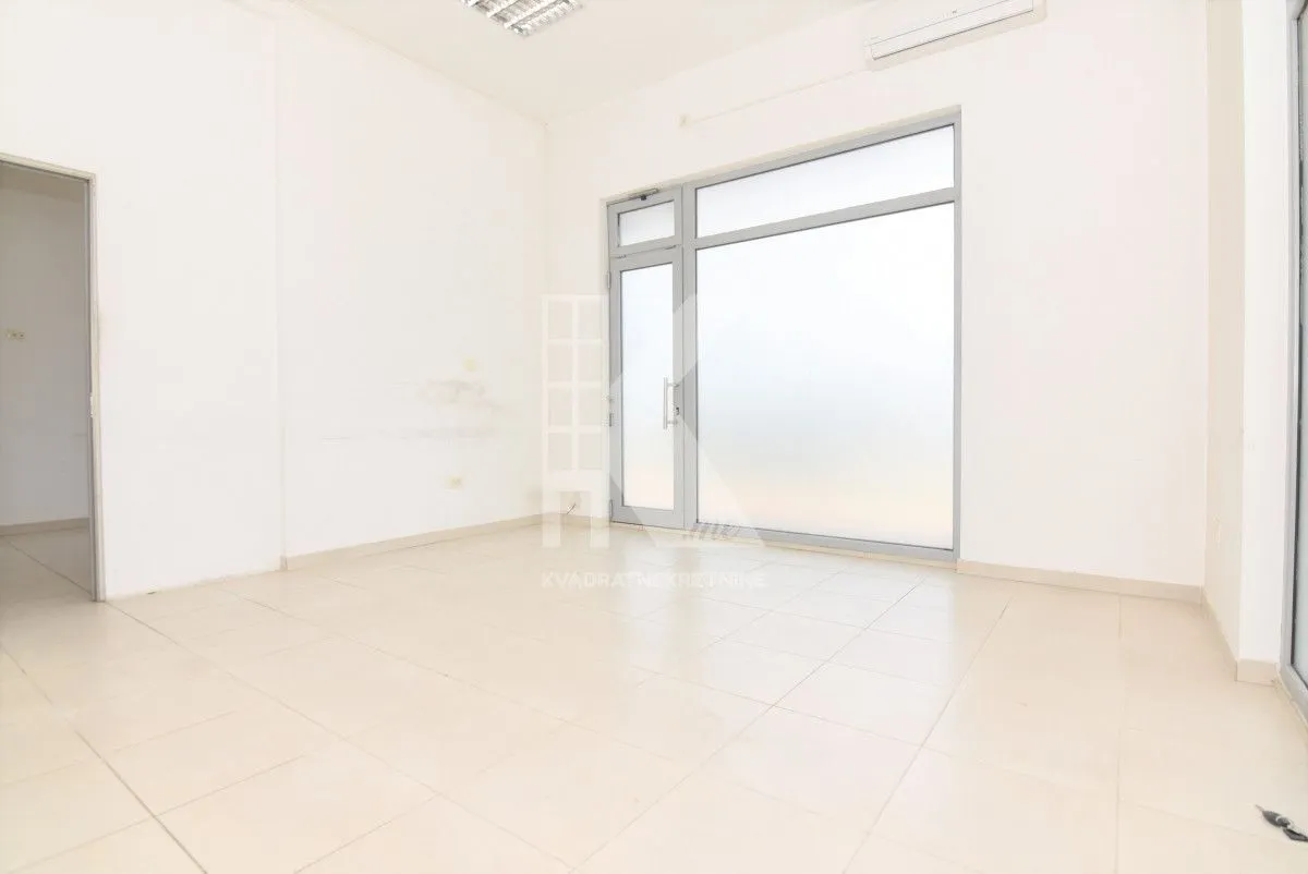 Rent, office space, 124m², Tološka šuma, Podgorica