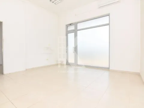 Izdavanje, poslovni prostor, 124m², Tološka šuma, Podgorica - image 4