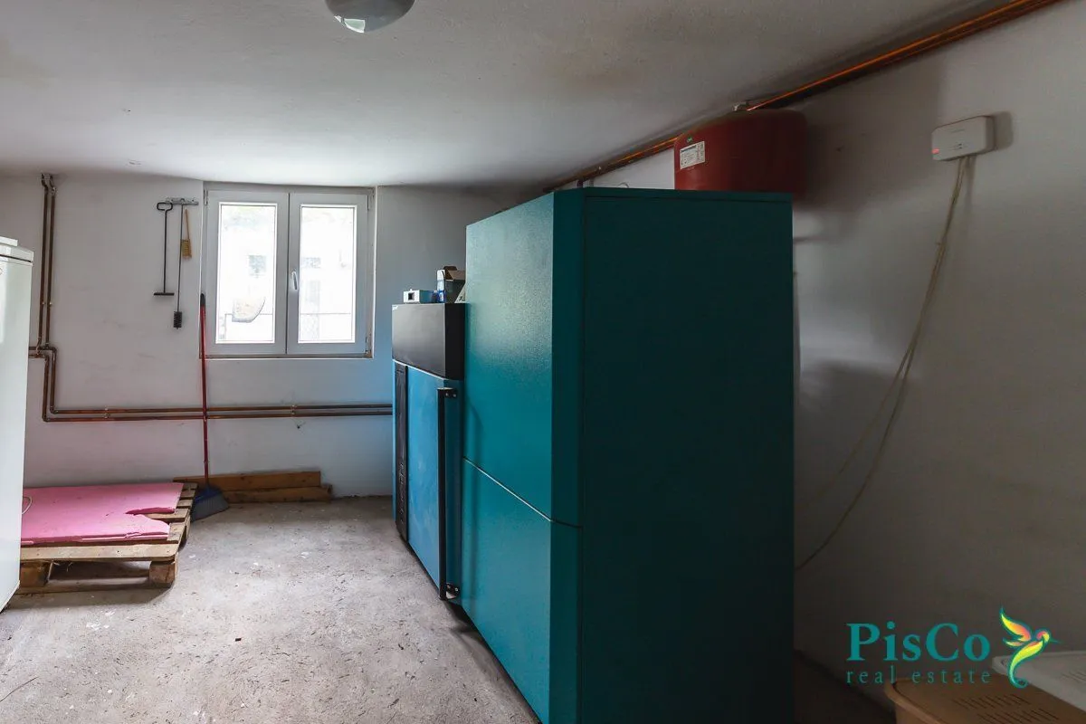 Rent, house, 180m², Blok 9, Podgorica