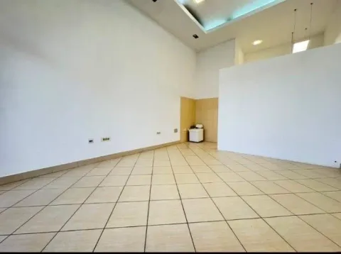 Rent, office space, 25m², Stari Aerodrom, Podgorica - image 2