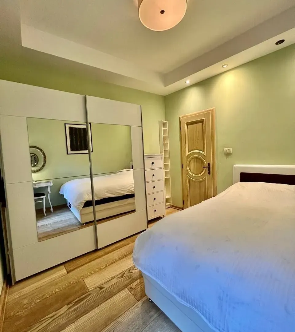 Izdavanje, jednosoban stan, 60m², Stari Grad Kotor, Kotor