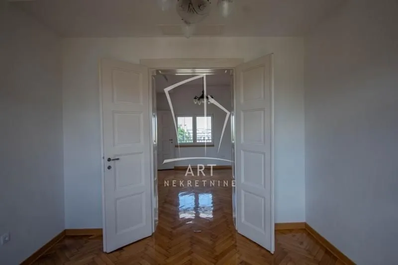Sale, four bedroom apartment, 125m², Centar Sve Podlokacije, Beograd