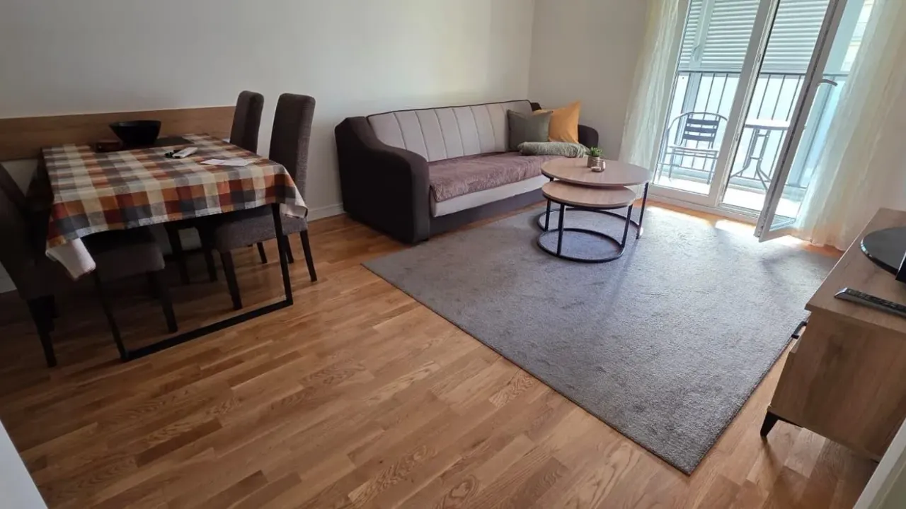 Izdavanje, jednosoban stan, 42m², Pobrežje, Podgorica