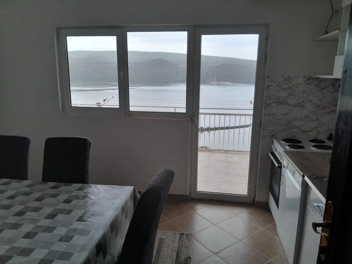 Rent, three bedroom apartment, 120m², Tivat, Crna Gora