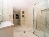 Izdavanje, kuća, 320m², Zlatica, Podgorica - image 20