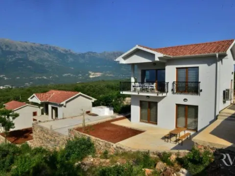 Izdavanje, kuća, 110m², Lješevići, Kotor - image 2