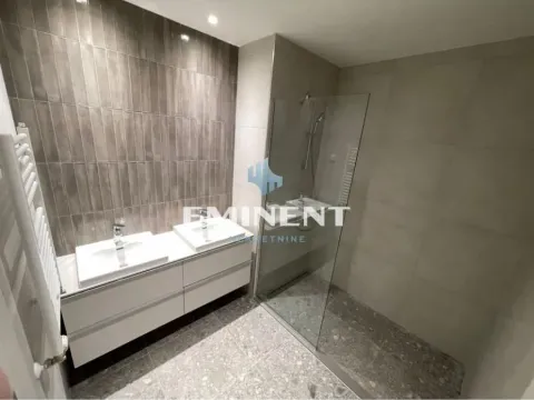 Izdavanje, četvorosoban stan, 134m², Savski Venac, Beograd - image 13