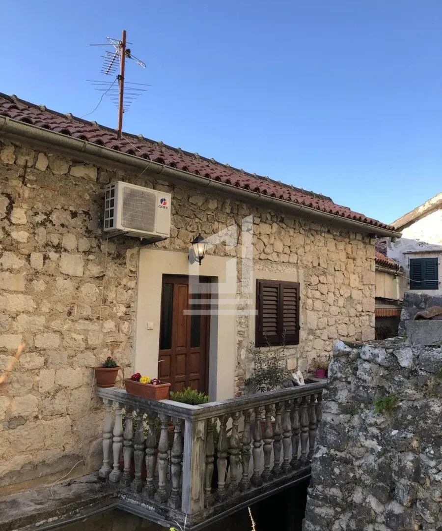 Prodaja, dvosoban stan, 50m², Stari Grad Kotor, Kotor