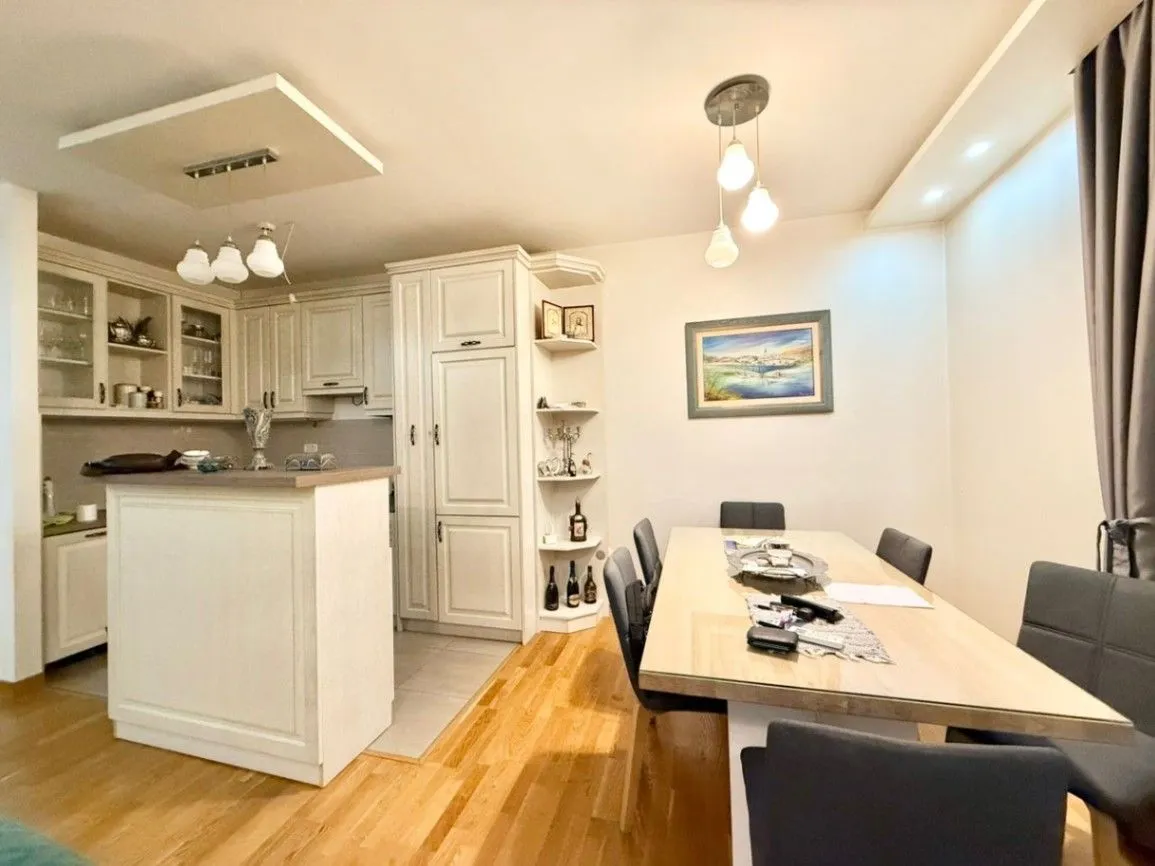 Sale, two bedroom apartment, 178m², City Kvart, Podgorica