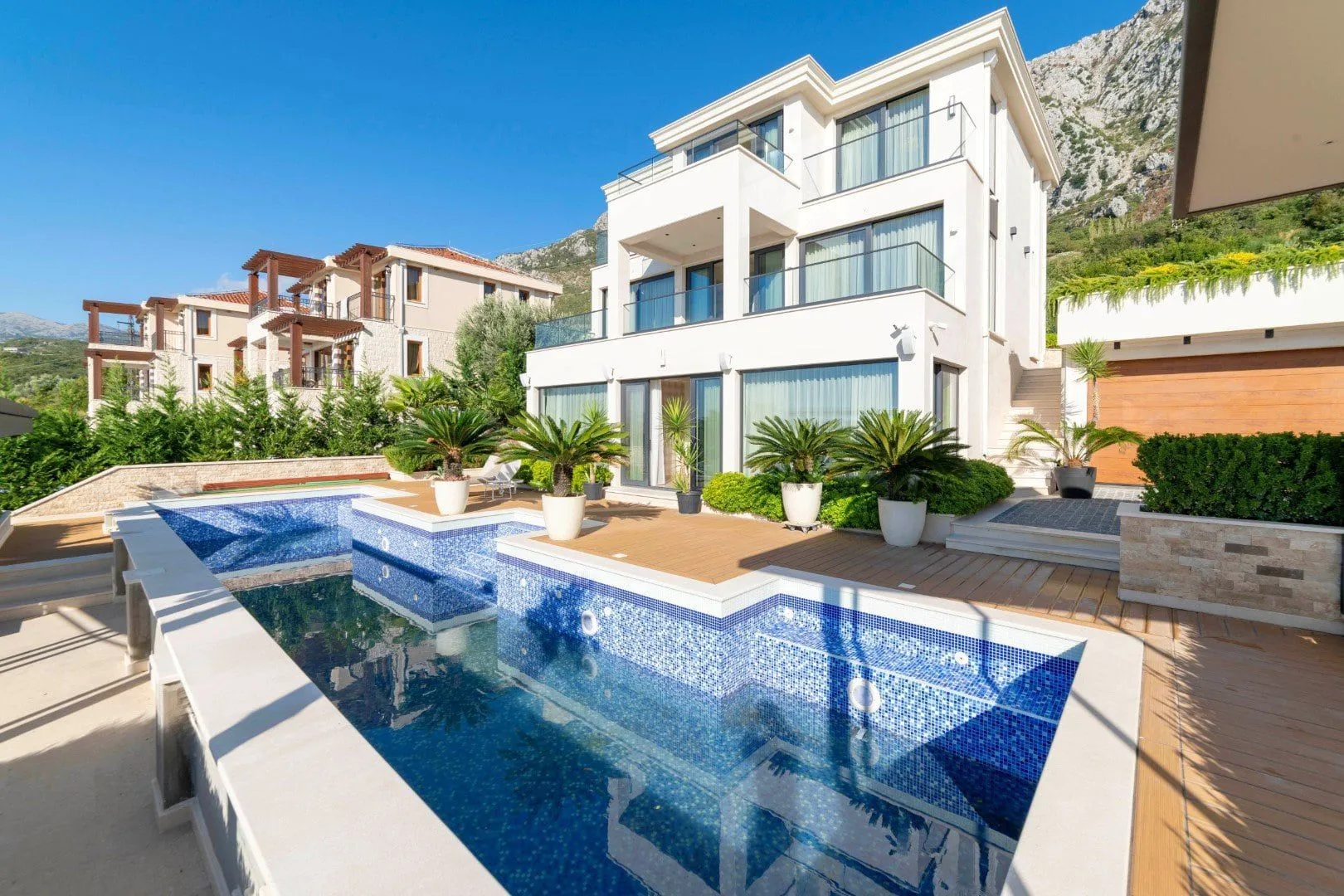 Sale, house, 400m², Blizikuće, Budva