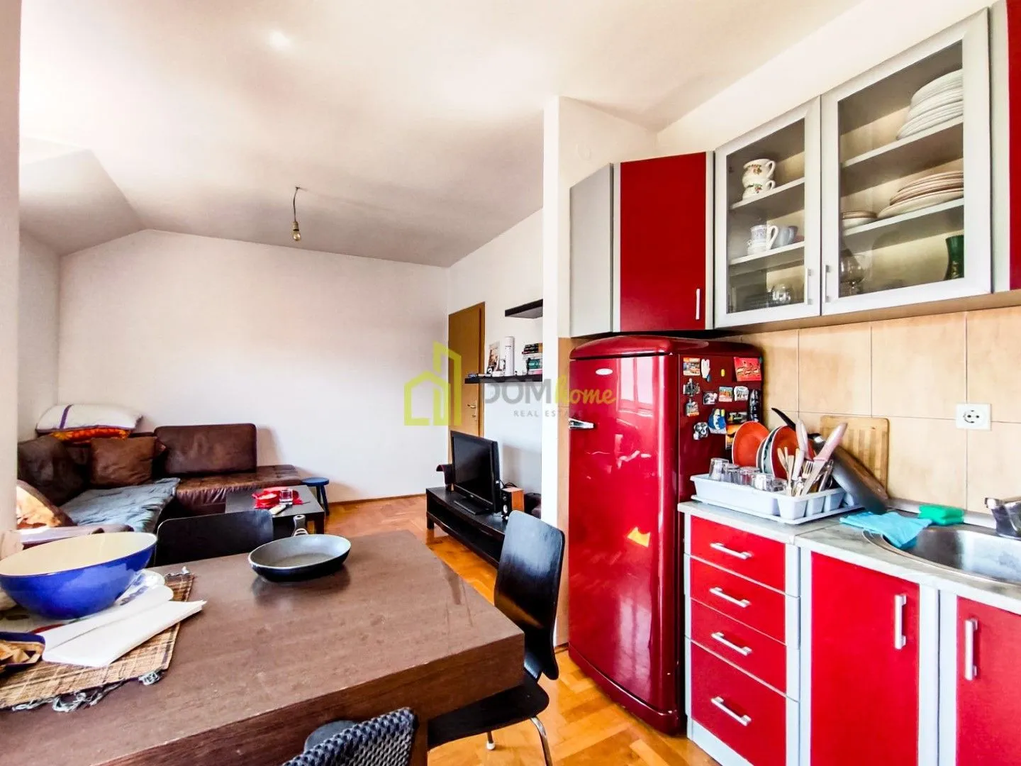 Izdavanje, jednosoban stan, 43m², Momišići, Podgorica