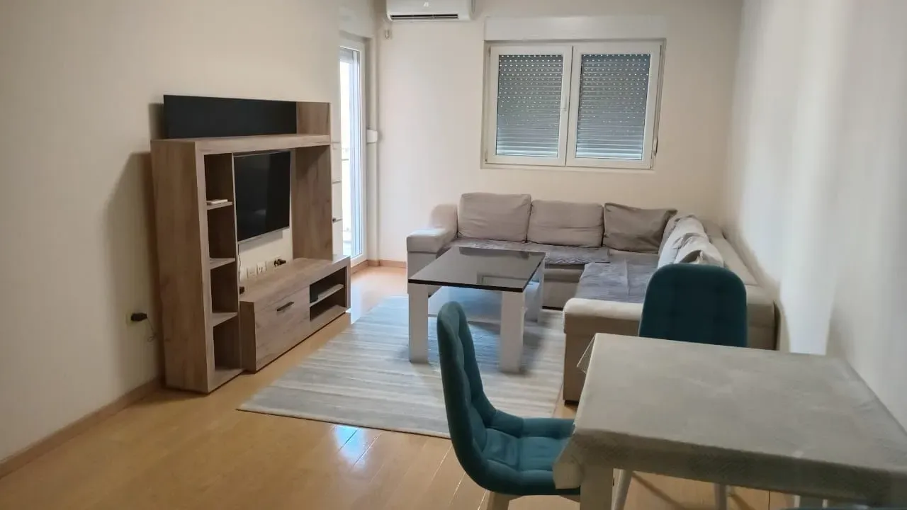 Izdavanje, jednosoban stan, 46m², City Kvart, Podgorica