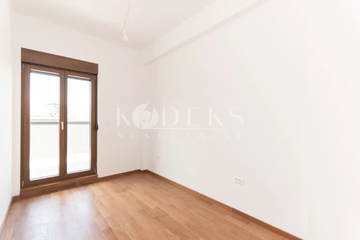 Rent, four bedroom apartment, 220m², Vezirov Most, Podgorica