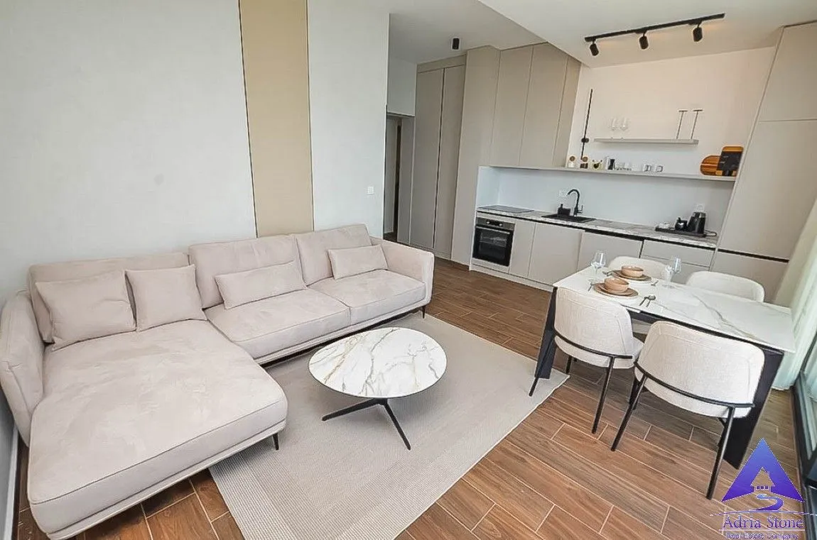 Prodaja, dvosoban stan, 57m², Njivice, Herceg Novi