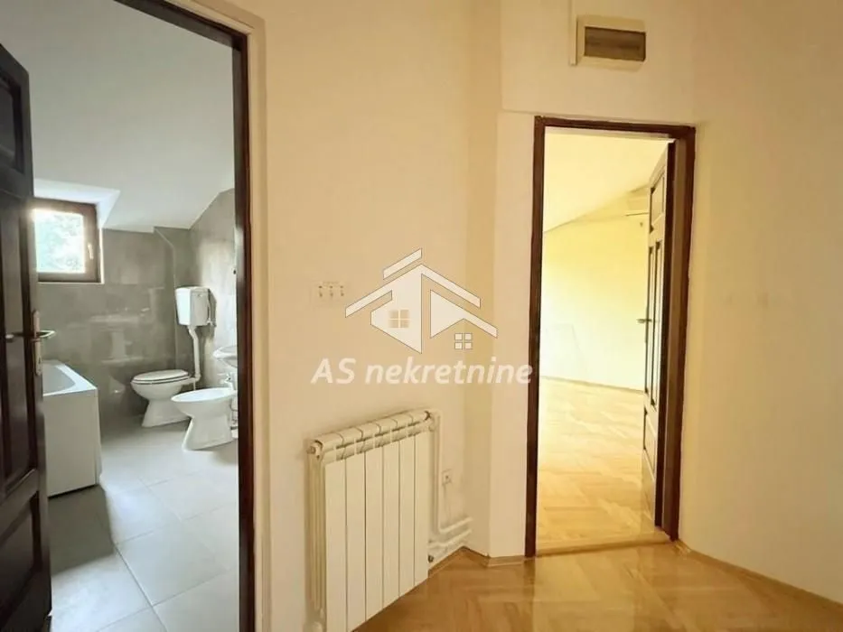 Izdavanje, stan, 210m², Savski Venac, Beograd