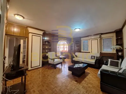 Izdavanje, četvorosoban stan, 100m², Kalenić Pijaca, Vračar Sve Podlokacije - image 4