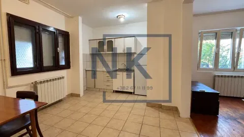 Kuhinja sa trpezarijom i bijelom tehnikom. - image 3