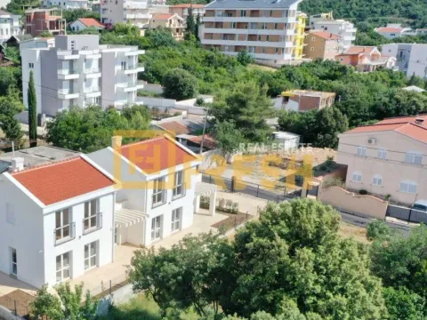 Sale, house, 400m², Bar, Crna Gora - image 2