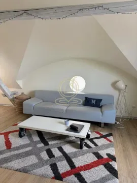 Izdavanje, trosoban stan, 93m², Stari Grad, Beograd - image 2
