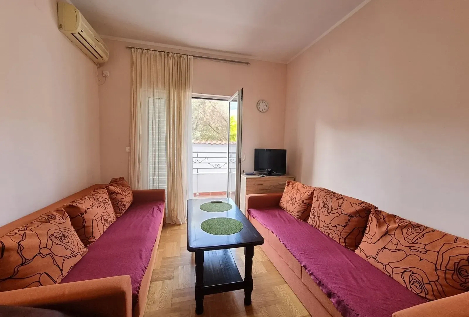 Izdavanje, garsonjera, 30m², Budva, Crna Gora