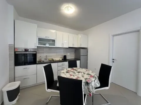 Prodaja, jednosoban stan, 59m², Šušanj, Bar - image 5