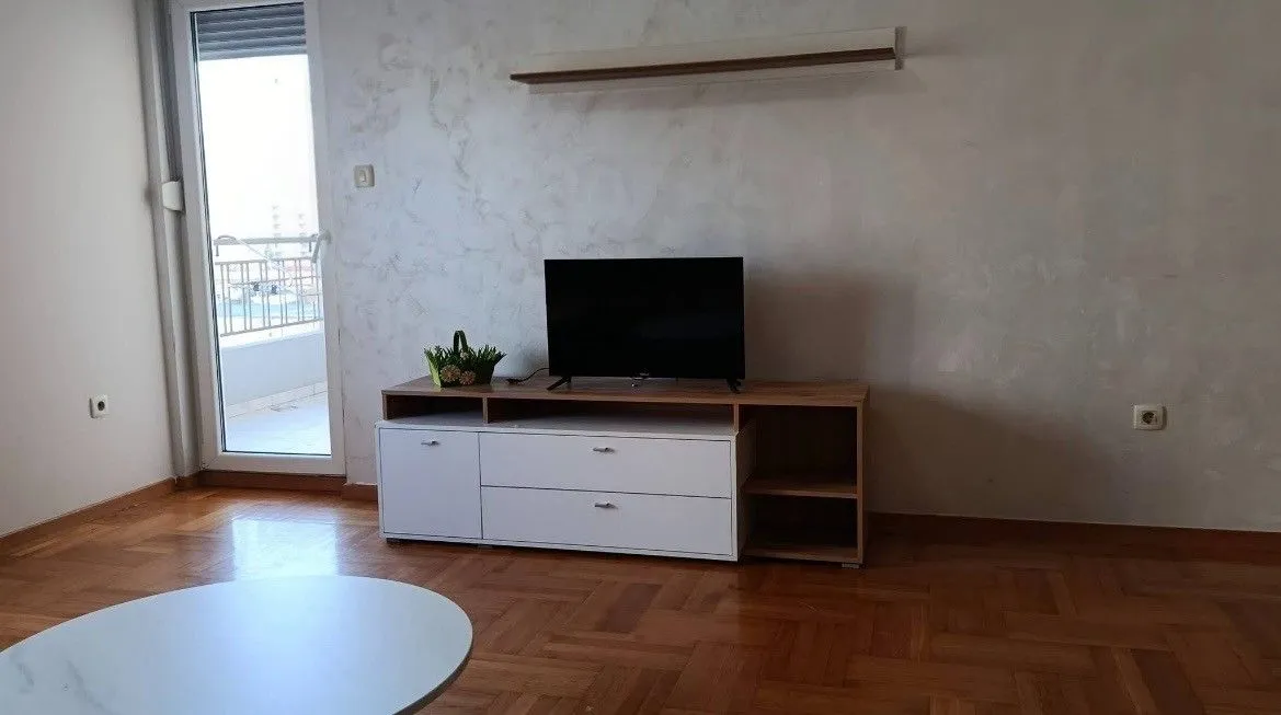 Rent, one bedroom apartment, 52m², Pobrežje, Podgorica