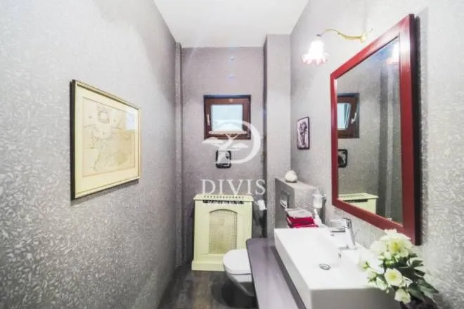 Sale, apartment, 250m², Cvetni Trg, Vračar Sve Podlokacije