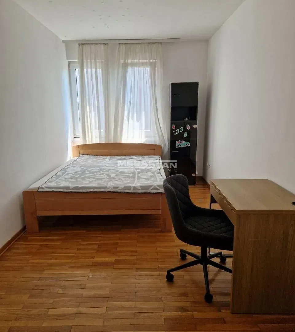 Rent, three bedroom apartment, 83m², Južni Bulevar, Vračar Sve Podlokacije