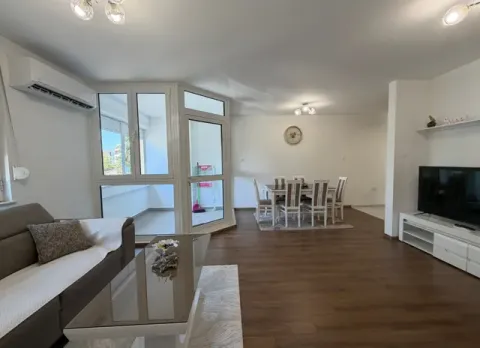 Izdavanje, trosoban stan, 100m², Podgorica, Crna Gora - image 17
