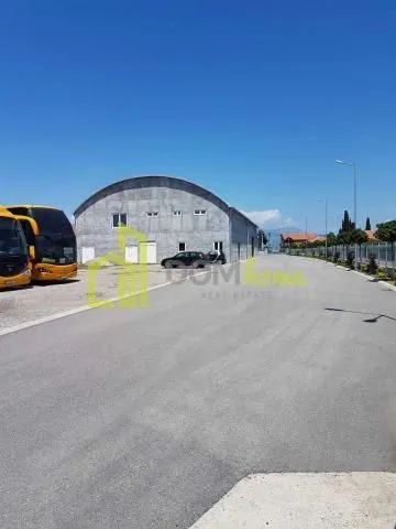 Rent, office space, 1500m², Zeta, Podgorica