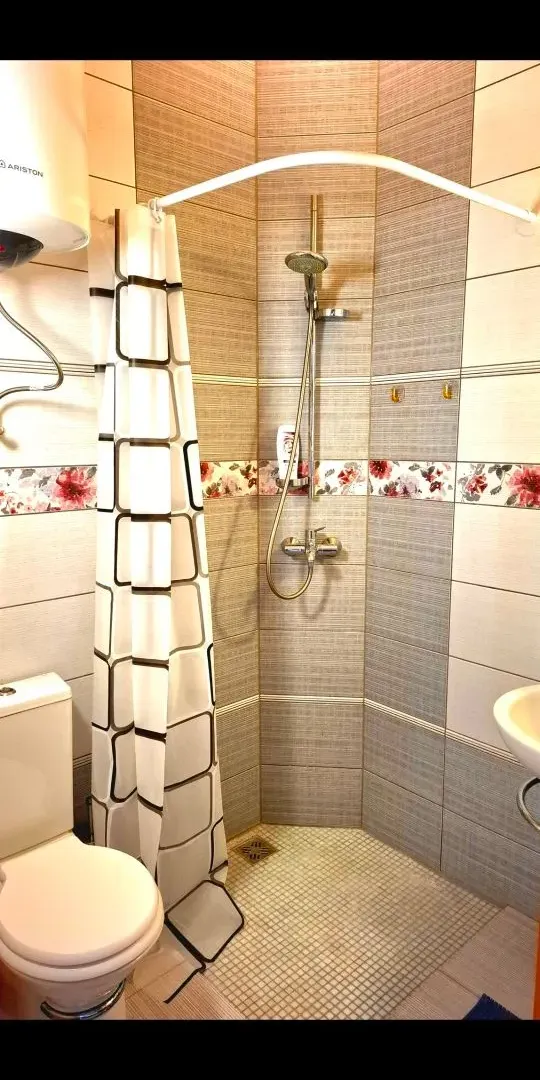 Izdavanje, jednosoban stan, 17m², Kumbor, Herceg Novi
