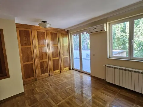 Izdavanje, poslovni prostor, 343m², Slavujev Venac, Zvezdara Sve Podlokacije - image 12