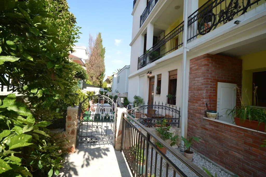 Prodaja, dvosoban stan, 138m², Savina, Herceg Novi