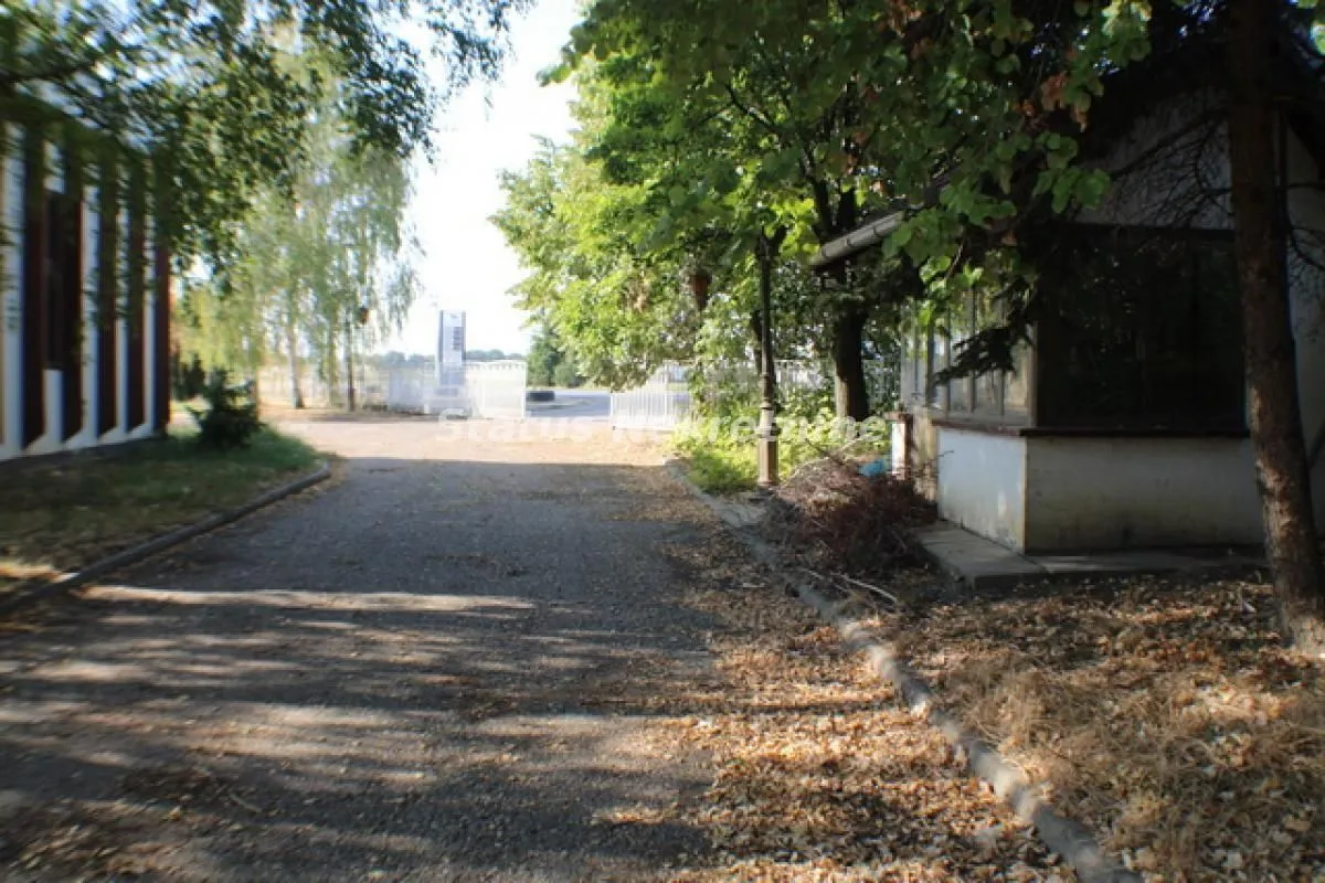 Rent, office space, 590m², Temerin, Novi Sad