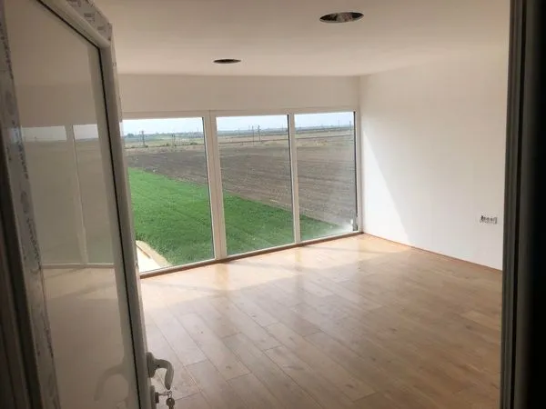 Izdavanje, poslovni prostor, 2900m², Batajnica, Beograd
