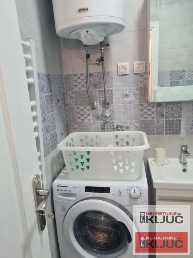 Izdavanje, garsonjera, 21m², Centar, Novi Sad