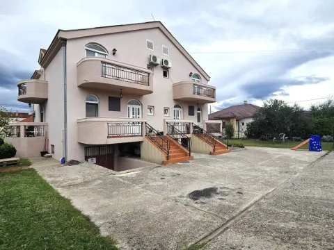 Rent, house, 180m², Tološi, Podgorica