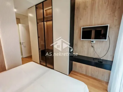 Izdavanje, trosoban stan, 100m², Savski Venac, Beograd - image 13