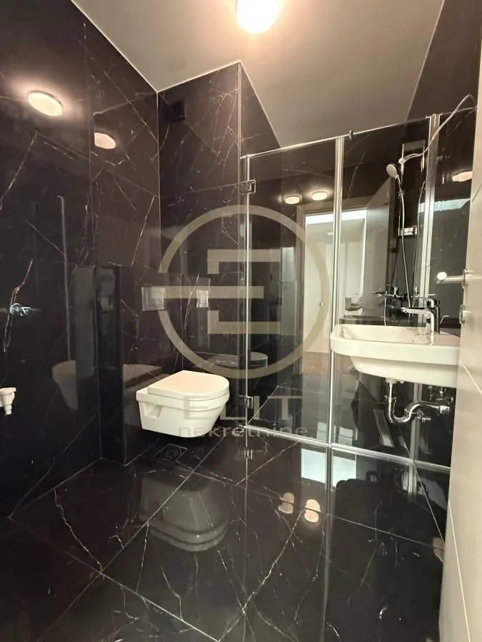 Prodaja, stan, 136m², Bulevar Evrope, Novi Sad Sve Podlokacije