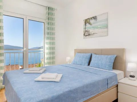 Rent, two bedroom apartment, 70m², Donja Lastva, Tivat - image 11