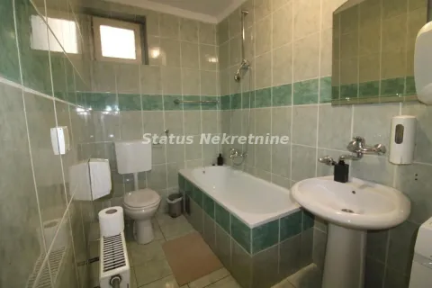 Izdavanje, četvorosoban stan, 75m², Centar, Novi Sad - image 11