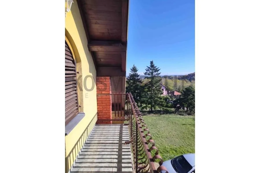 Prodaja, kuća, 220m², Voždovac Sve Podlokacije, Beograd