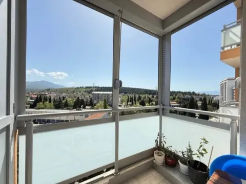 Izdavanje, jednosoban stan, 43m², City Kej, Podgorica - image 12