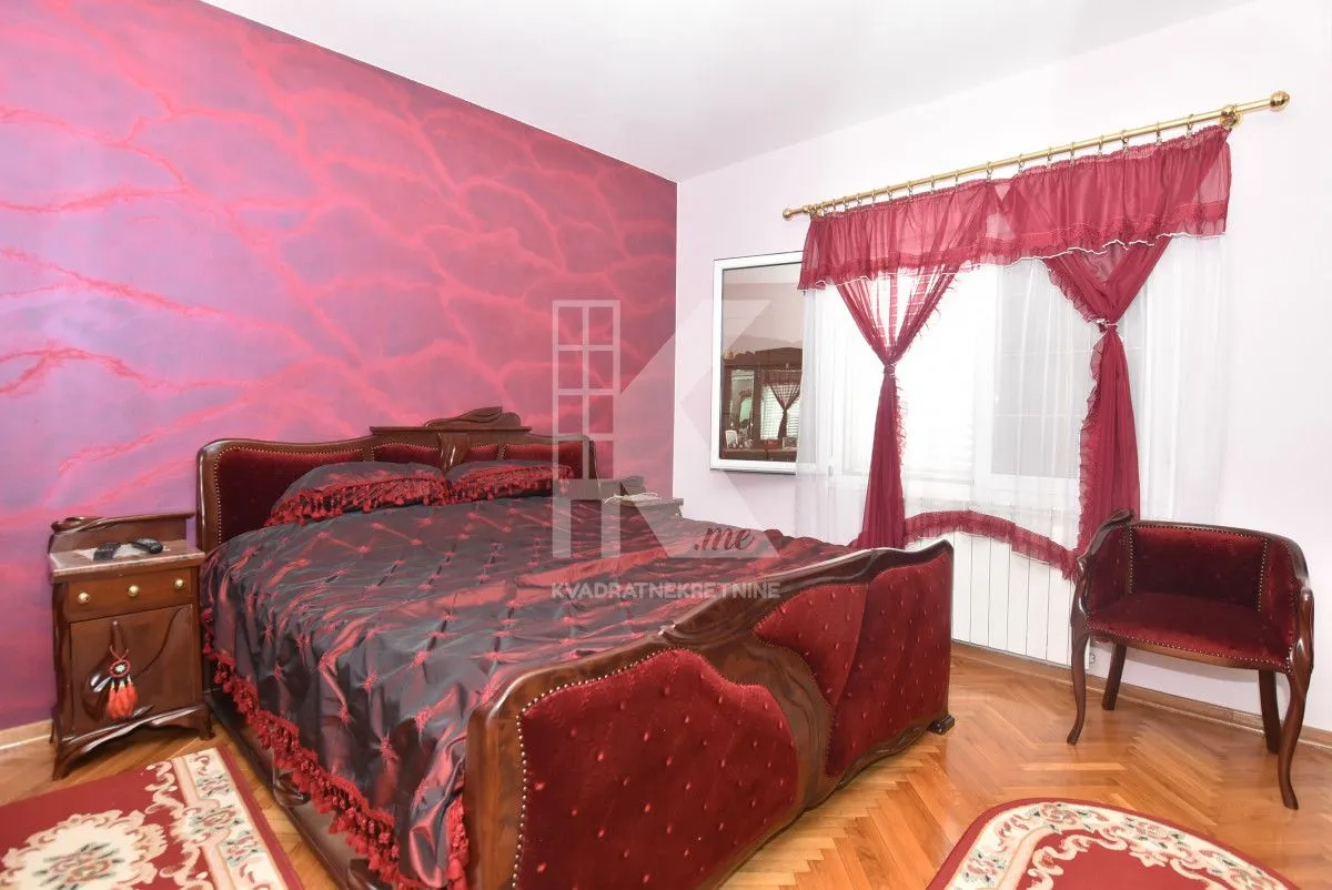 Prodaja, kuća, 752m², Zelenika, Podgorica